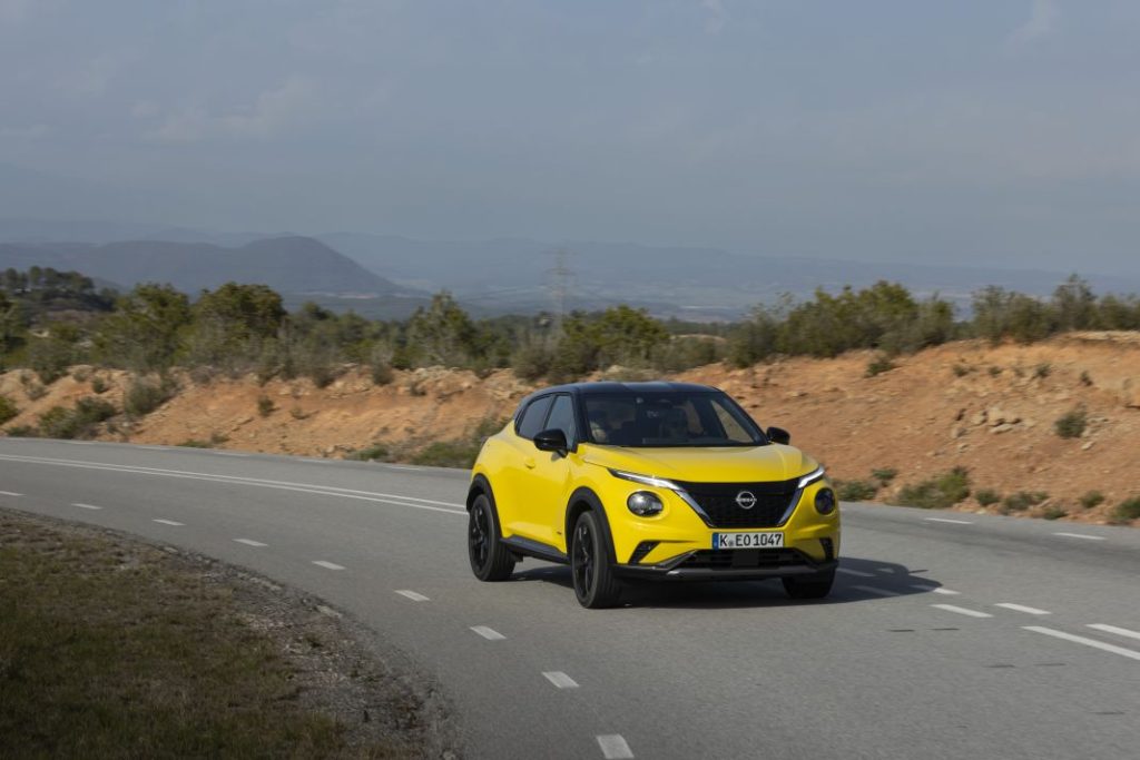 Nissan juke icon hybrid 2024 amarillo 61 Motor16