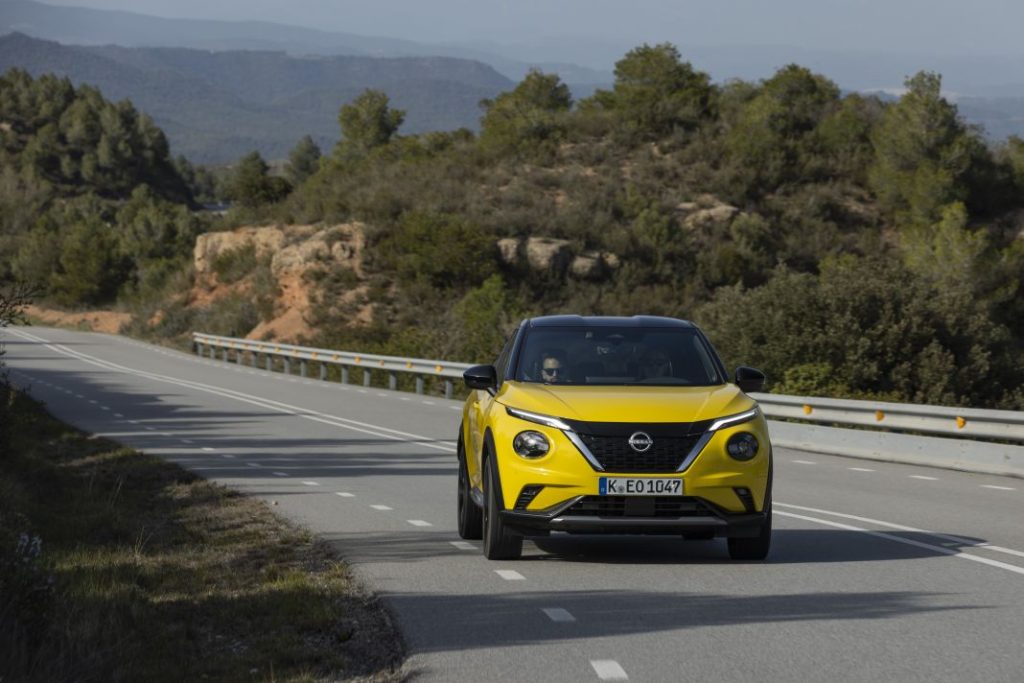 Nissan juke icon hybrid 2024 amarillo 62 Motor16