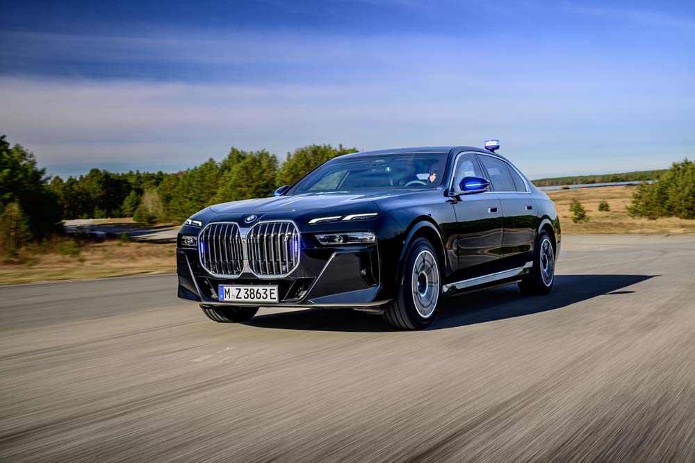 El curso especial de BMW que te convertirá en Bond, James Bond 8 Motor16 P90543746 highRes Motor16