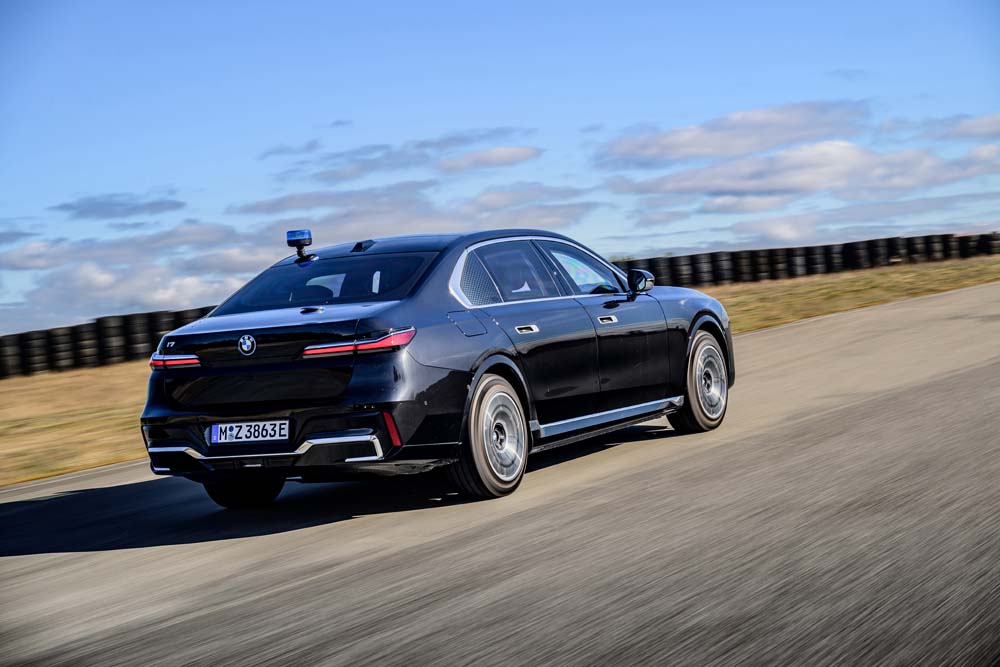 El curso especial de BMW que te convertirá en Bond, James Bond 9 Motor16 P90543748 highRes Motor16