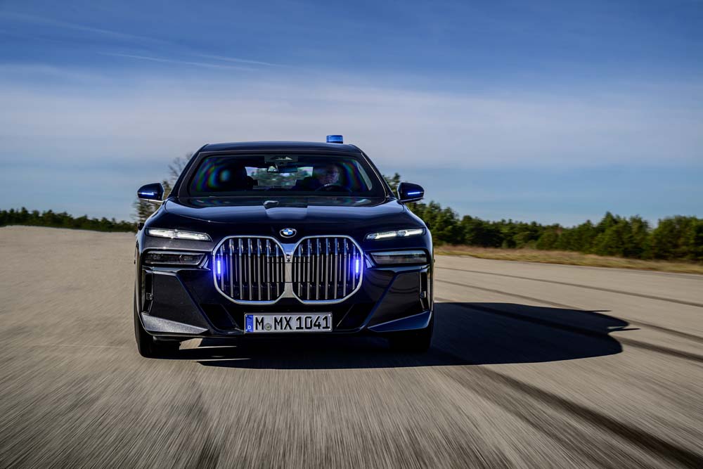 El curso especial de BMW que te convertirá en Bond, James Bond 11 Motor16 P90543752 highRes Motor16
