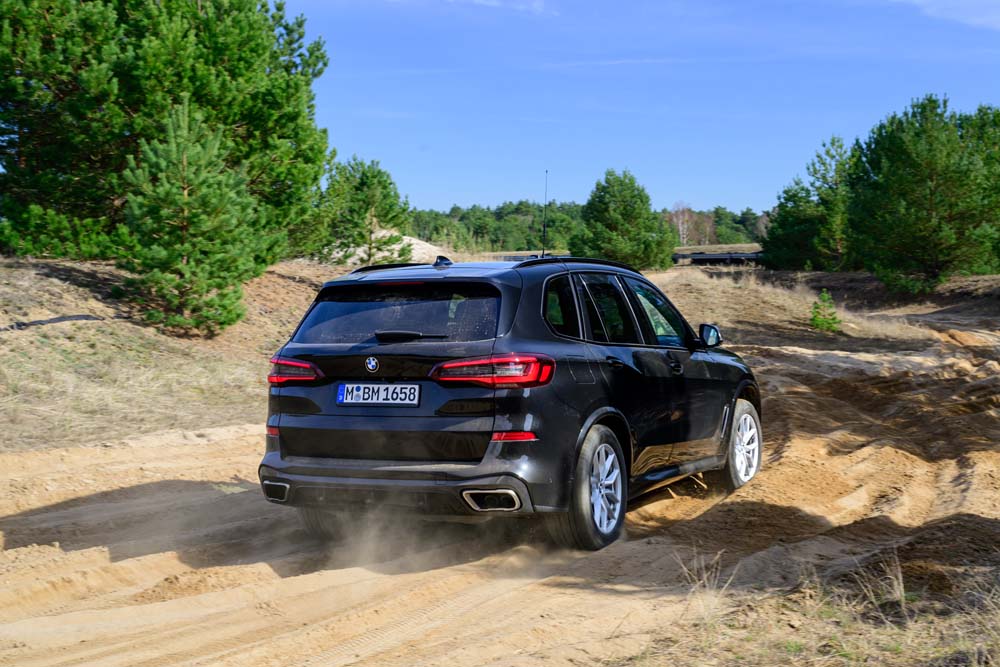 El curso especial de BMW que te convertirá en Bond, James Bond 29 Motor16 P90543790 highRes Motor16