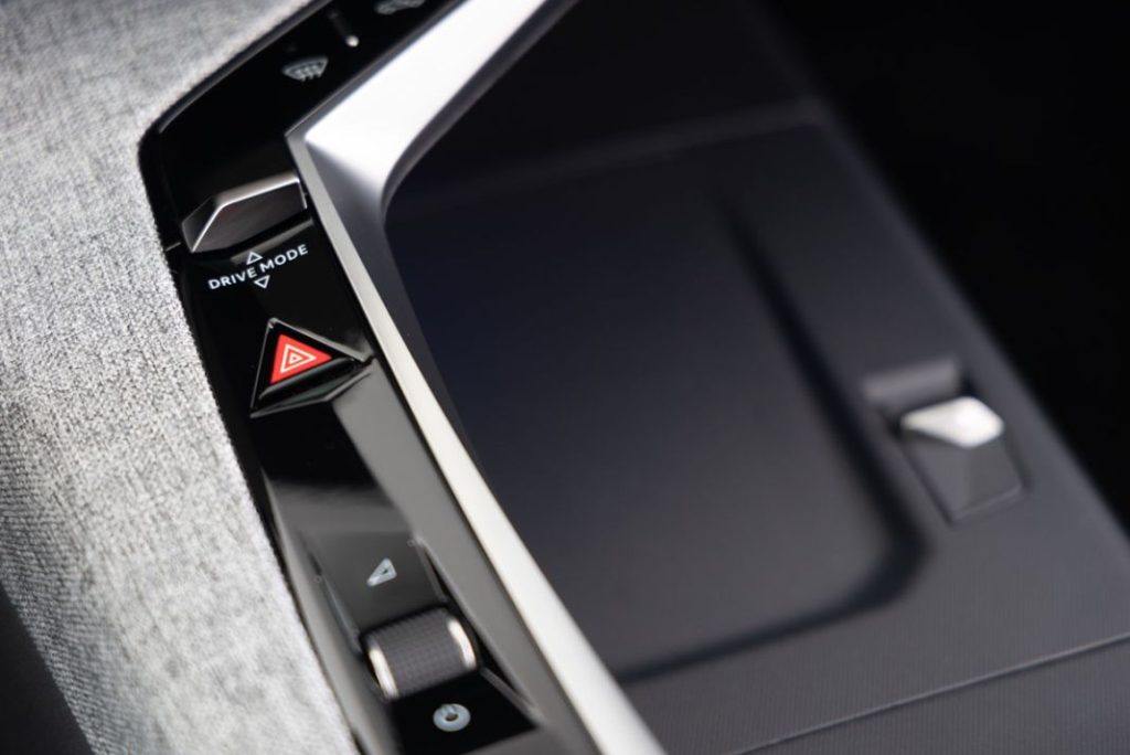 Las 10 claves con las que el Peugeot E-3008 quiere triunfar 7 Motor16 PEUGEOT E3008TESTDRIVE 2402TC047 Motor16