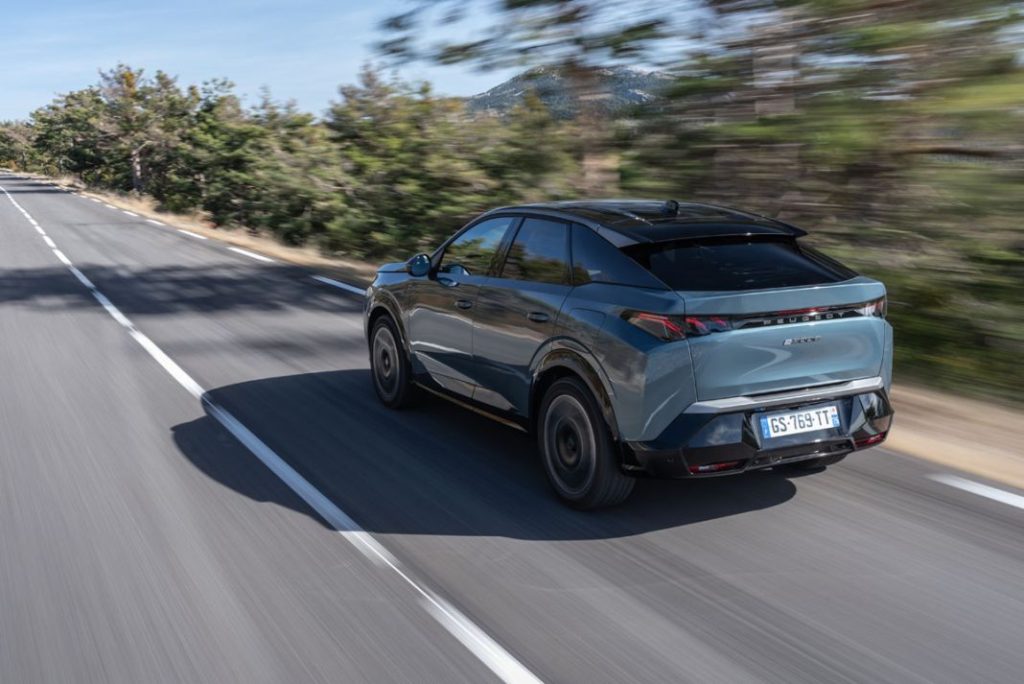 Las 10 claves con las que el Peugeot E-3008 quiere triunfar 16 Motor16 PEUGEOT E3008TESTDRIVE 2402TC334 Motor16