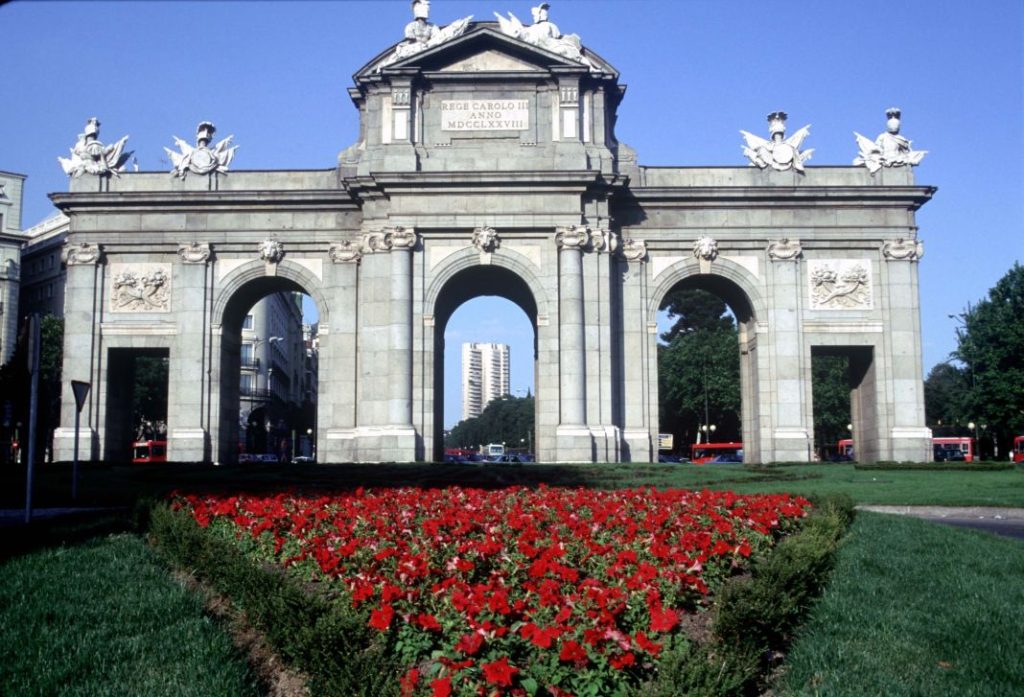 Puerta de Alcala Sergio L. Villar COVER Motor16
