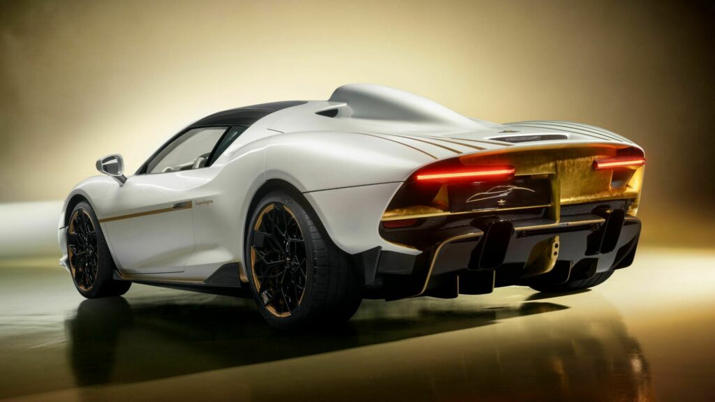 Touring Superleggera Arese RH95 Vento DOro 2s 1024x576 1 Motor16