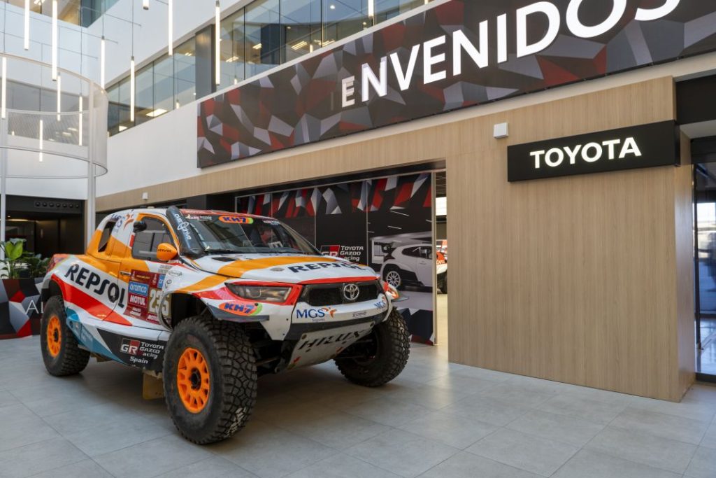 Toyota Gazoo Racing Spain presenta sus planes de competición para 2024 40 Motor16 Toyota Hilux T1 Motor16