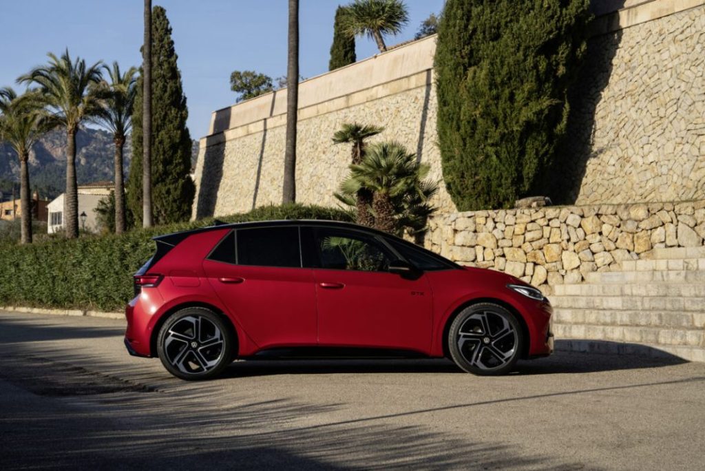 Volkswagen ID.3 GTX. Hasta 326 CV de disfrute 100 % eléctrico 4 Motor16 Volkswagen ID.3 GTX 2024 2 Motor16