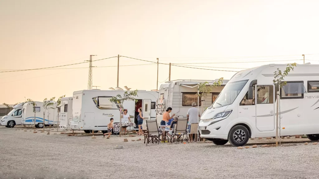 camper park autocaravanas roquetas del mar 2 Motor16