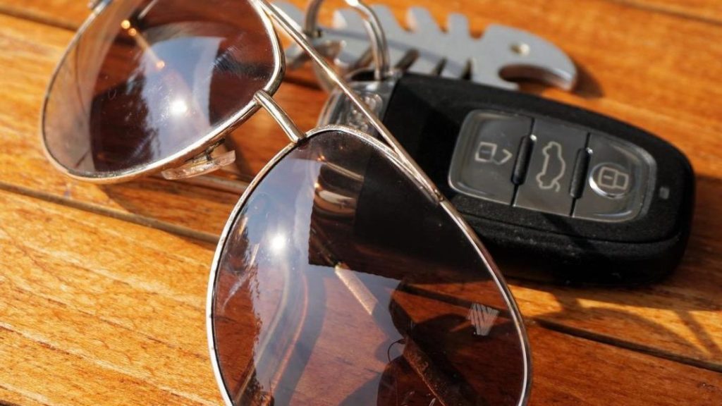 ¿Conduces con gafas o lentillas? Pues la DGT estrena todas estas multas que te afectan 113 Motor16 obligación