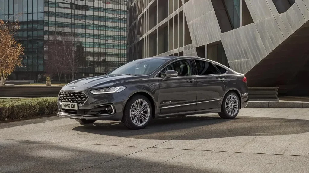 La impresionante colección de coches de Margot Robbie te va a dejar sin palabras 160 Motor16 ford mondeo Motor16
