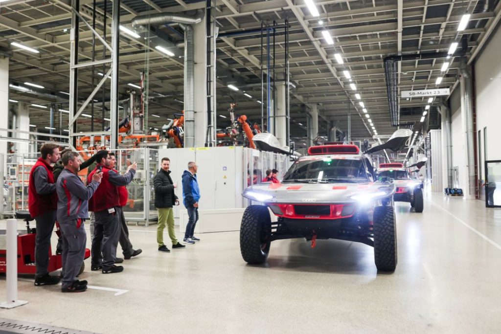 ganadores Rally Dakar Audi visita fabrica9 Motor16