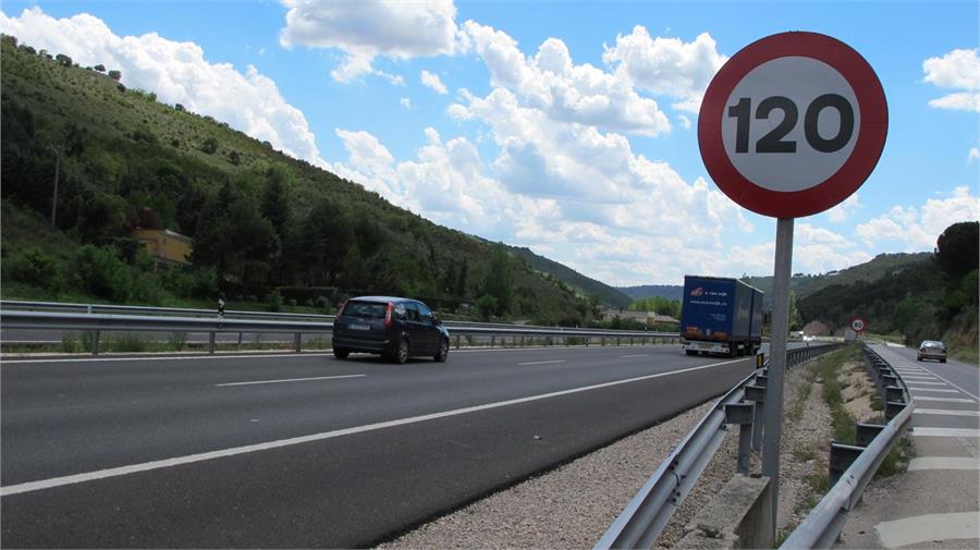La DGT se vuelve a pronunciar sobre el cambio del límite de velocidad en autovías y autopistas 61 Motor16 velocidad