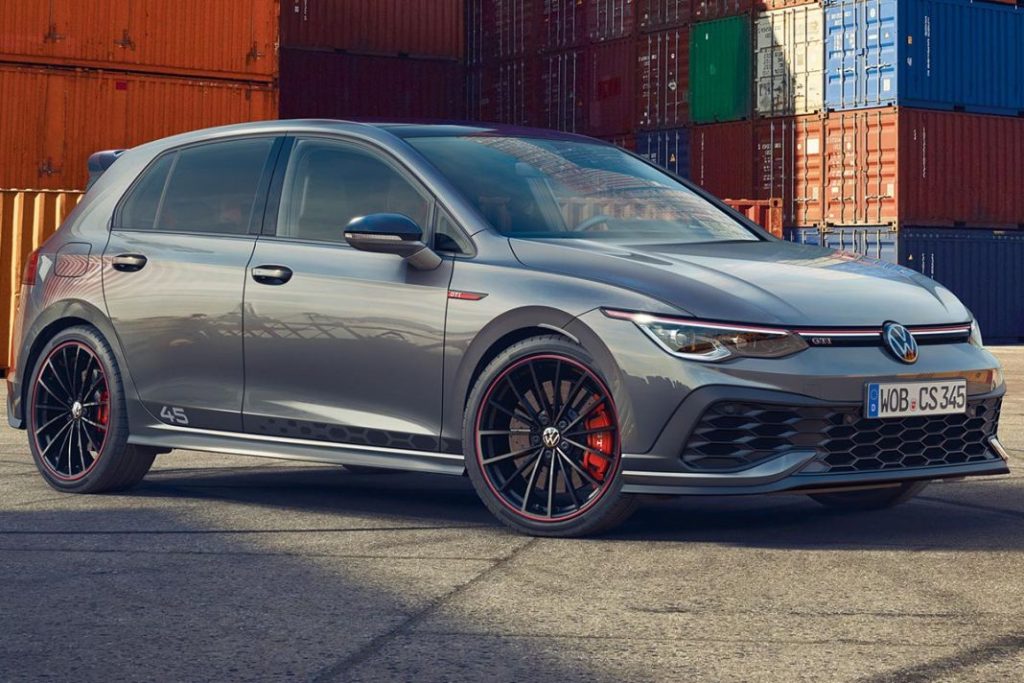 Ni Porsche Panamera Turbo, ni Maserati Ghibli... Este es el coche que conduce Ayuso y por el que no le dan ni 3.000 euros en Wallapop 39 Motor16 adquisición