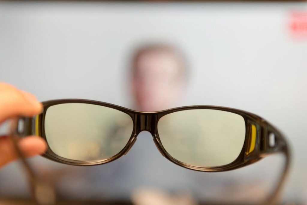 ¿Conduces con gafas o lentillas? Pues la DGT estrena todas estas multas que te afectan 111 Motor16 información