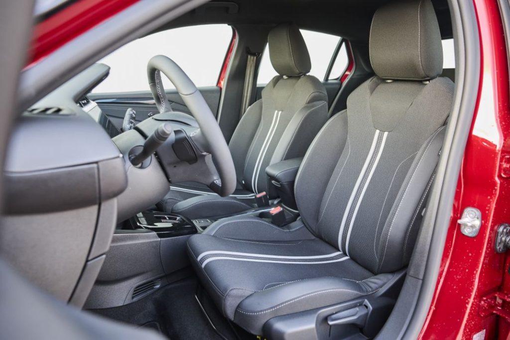 opel corsa hybrid 3 Motor16