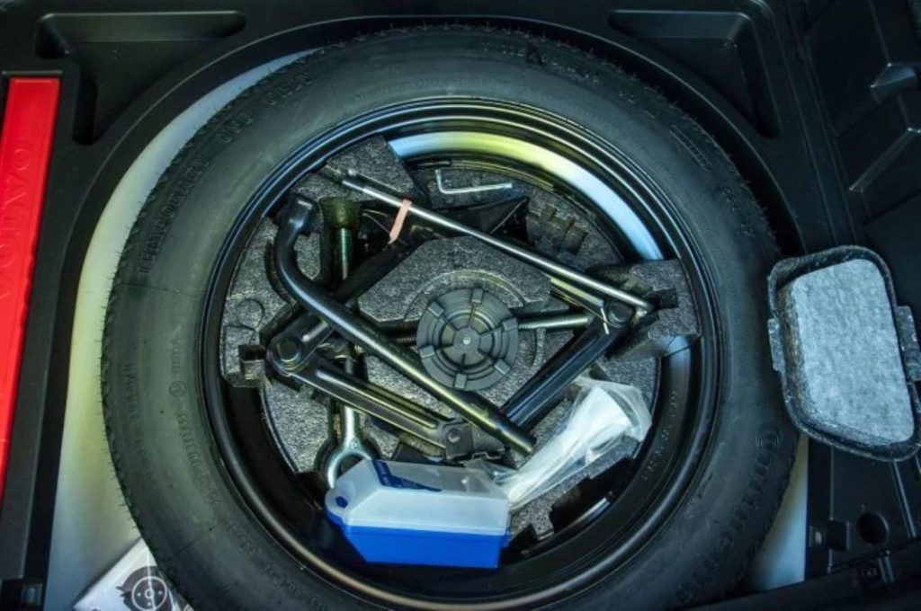 rueda de repuesto 02 720x478 1 Motor16