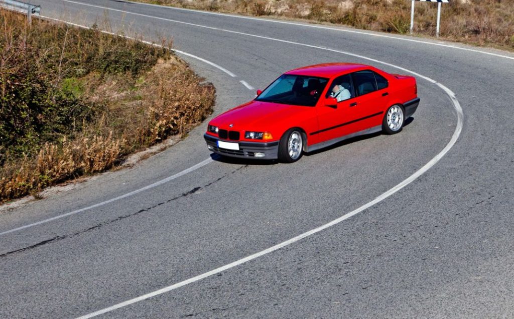 Qué son el subviraje y sobreviraje y cómo evitarlos 114 Motor16 sobreviraje Motor16