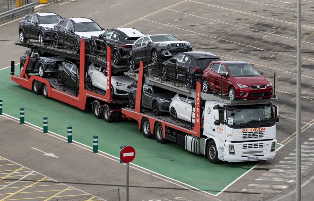 transporte de coches seat cupra martorell Motor16