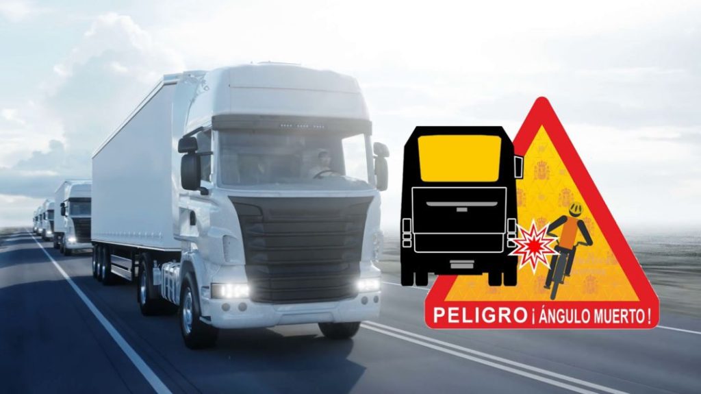 10 euros cuesta la pegatina que la DGT quiere que pongas en tu vehículo ya mismo 69 Motor16 precaución