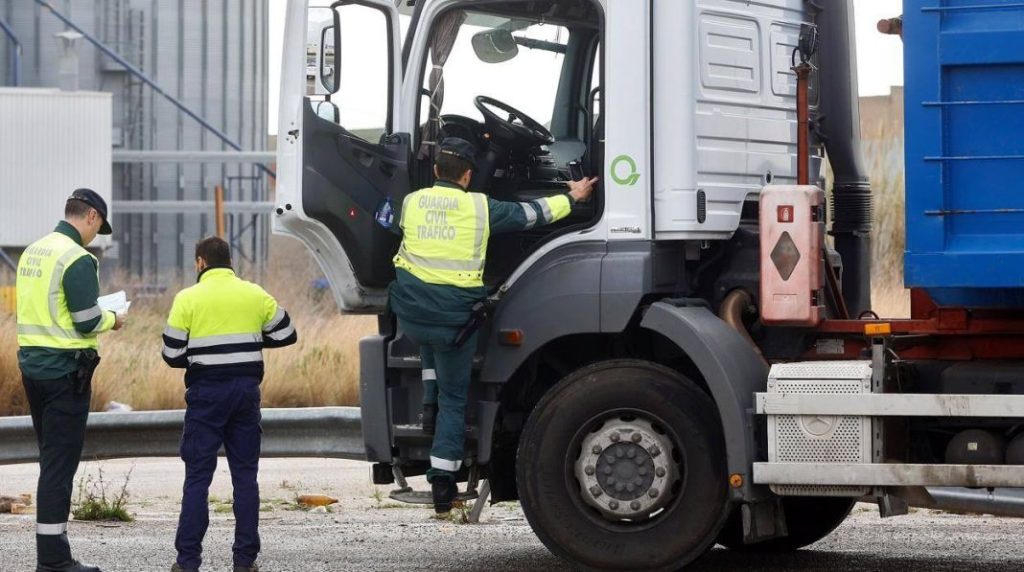 Campaña 'Trucks & Bus': Así serán los controles de la Guardia Civil de Tráfico a estos vehículos 163 Motor16 garantizar