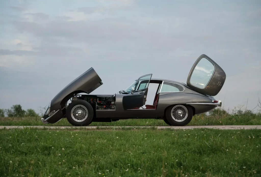 Este bello Jaguar E-Type funciona a pilas 1 Motor16 1964 Jaguar E-Type EV. Moment. Imagen perfil.