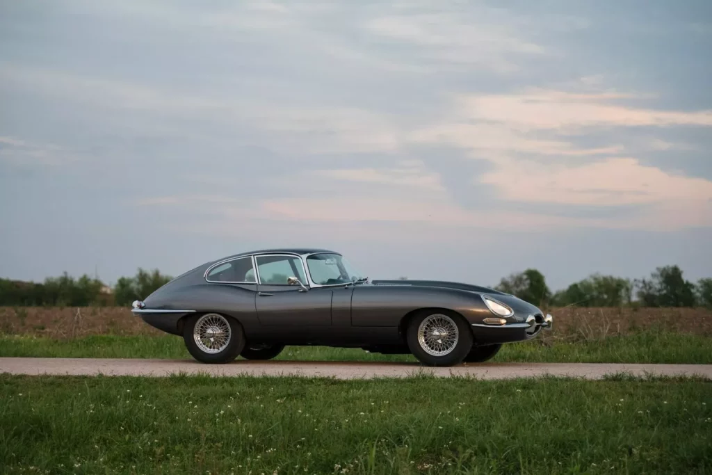 Este bello Jaguar E-Type funciona a pilas 20 Motor16 1975 Jaguar E Type EV Moment 16 Motor16