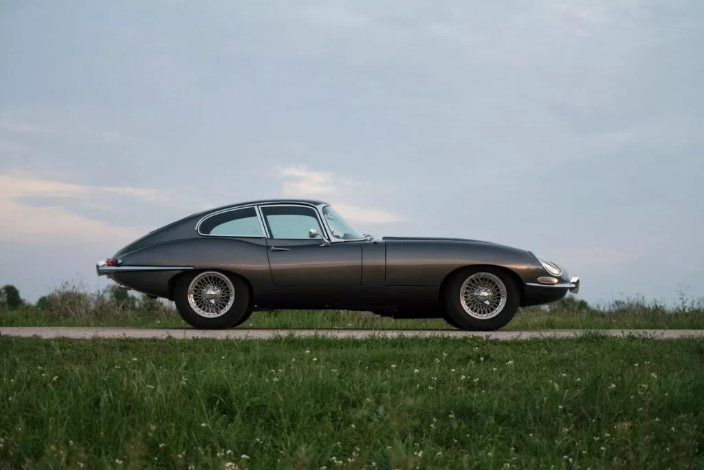 Este bello Jaguar E-Type funciona a pilas 21 Motor16 1975 Jaguar E Type EV Moment 17 Motor16
