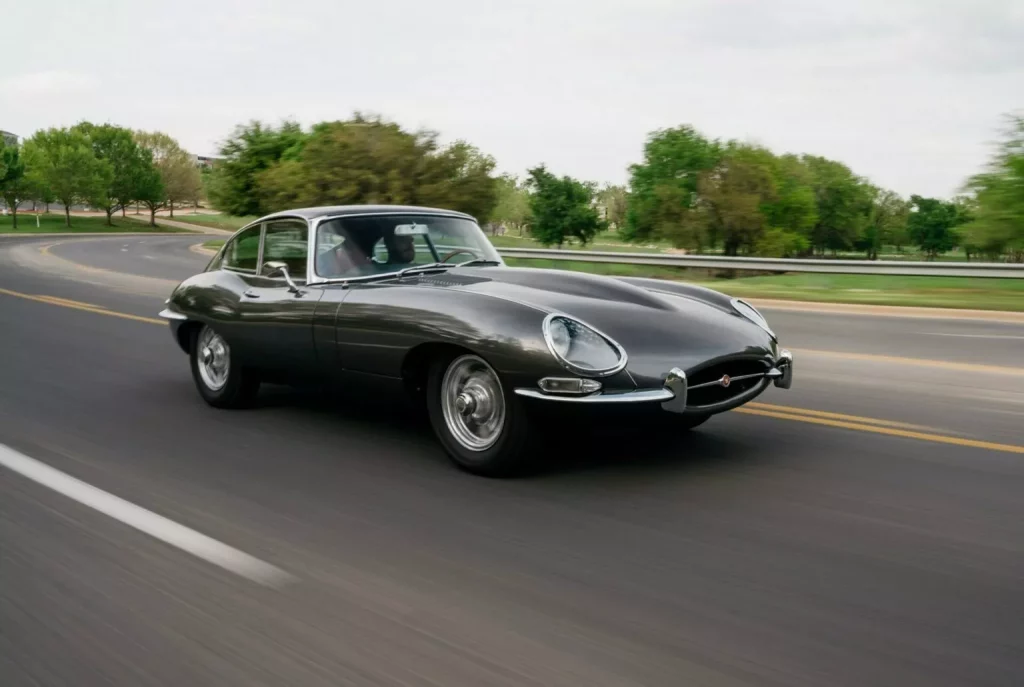 Este bello Jaguar E-Type funciona a pilas 7 Motor16 1975 Jaguar E Type EV Moment 3 Motor16