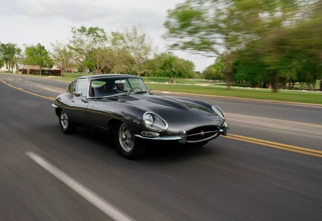 Este bello Jaguar E-Type funciona a pilas 8 Motor16 1975 Jaguar E Type EV Moment 4 Motor16