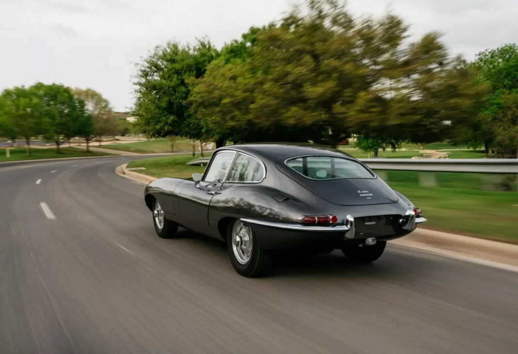 1964 Jaguar E-Type EV. Moment. Imagen portada.