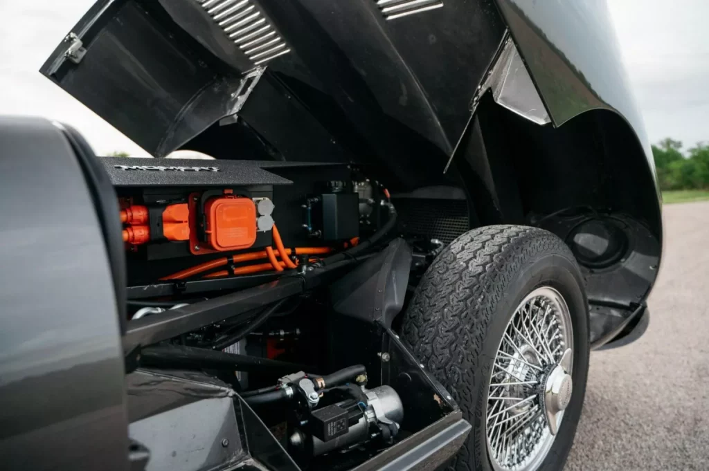 Este bello Jaguar E-Type funciona a pilas 2 Motor16 1964 Jaguar E-Type EV. Moment. Imagen motor.