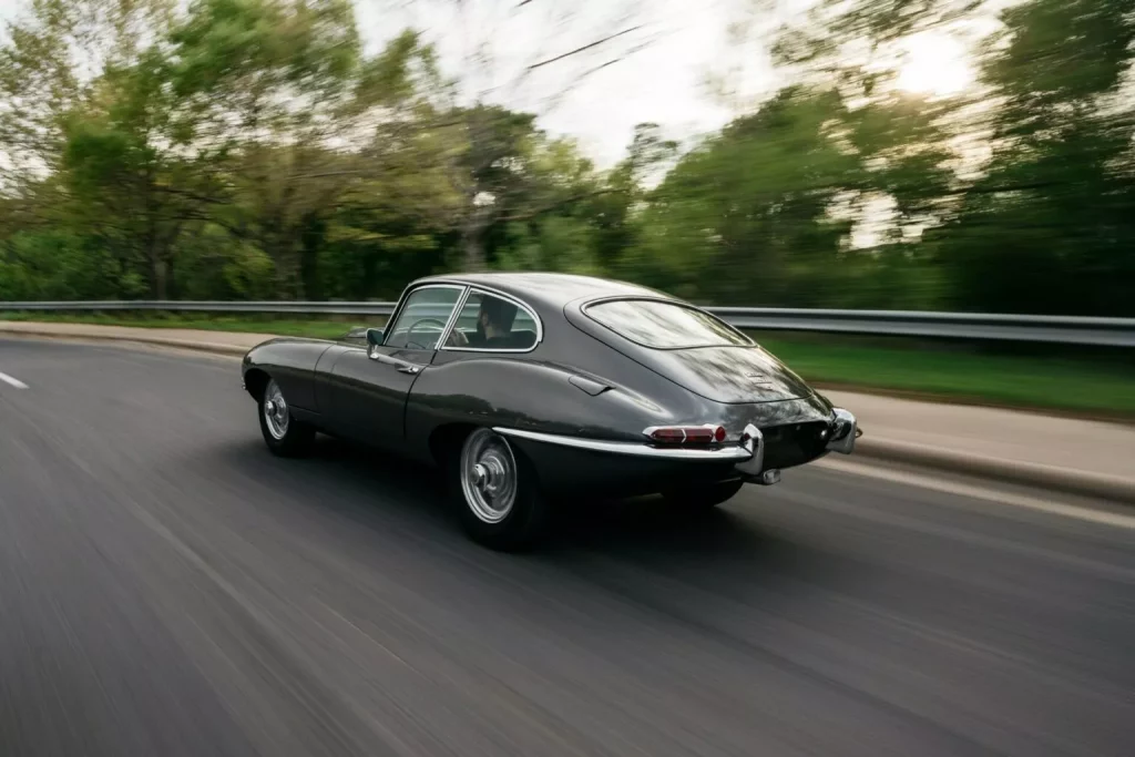 Este bello Jaguar E-Type funciona a pilas 10 Motor16 1975 Jaguar E Type EV Moment 6 Motor16