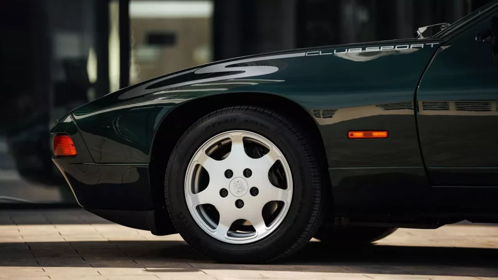 Este Porsche 928 no es normal. Y por eso su precio tampoco es normal 24 Motor16 1989 Porsche 928 Club Sport Broad Arrow 20 Motor16