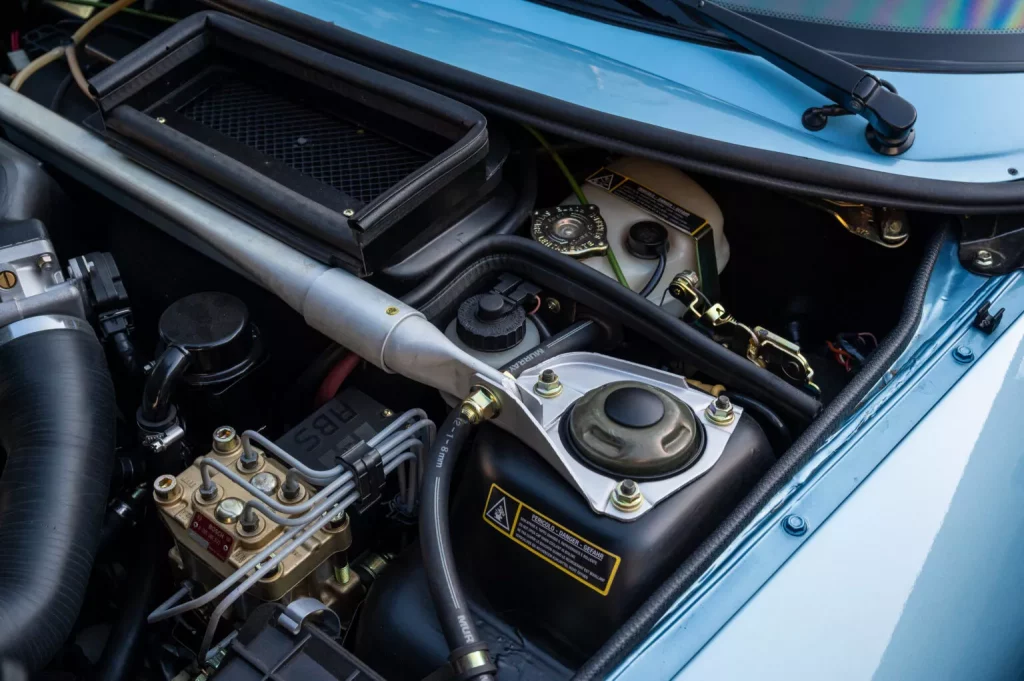 Lancia Hyena Zagato: El único que circula por Estados Unidos se vende 17 Motor16 1992 Lancia Hyena Zagato RM Sothebys 13 Motor16