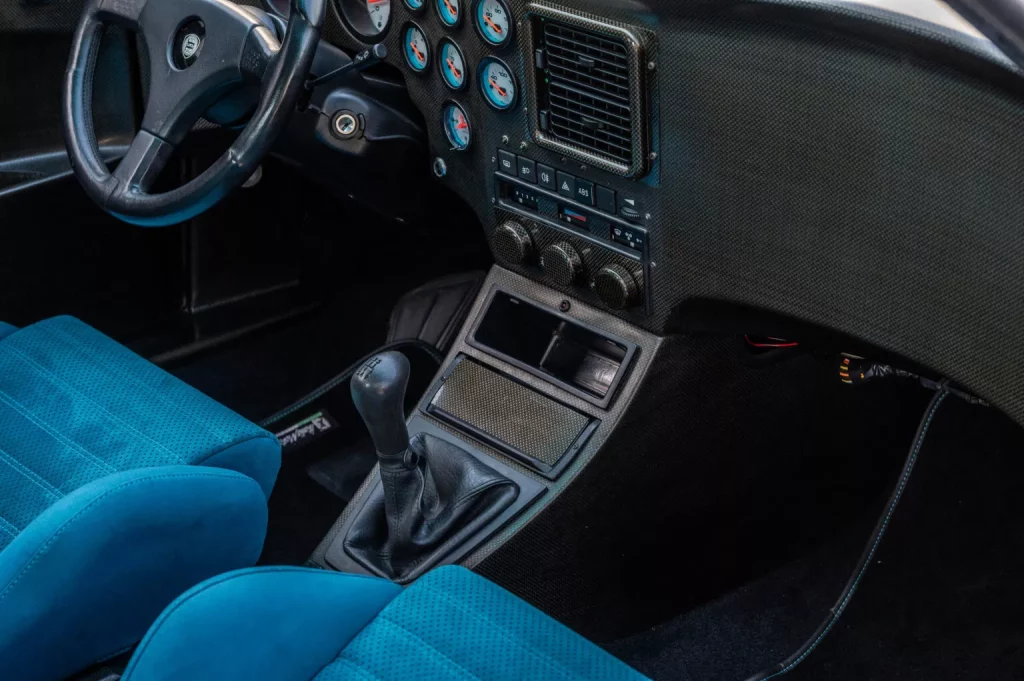 Lancia Hyena Zagato: El único que circula por Estados Unidos se vende 21 Motor16 1992 Lancia Hyena Zagato RM Sothebys 17 Motor16