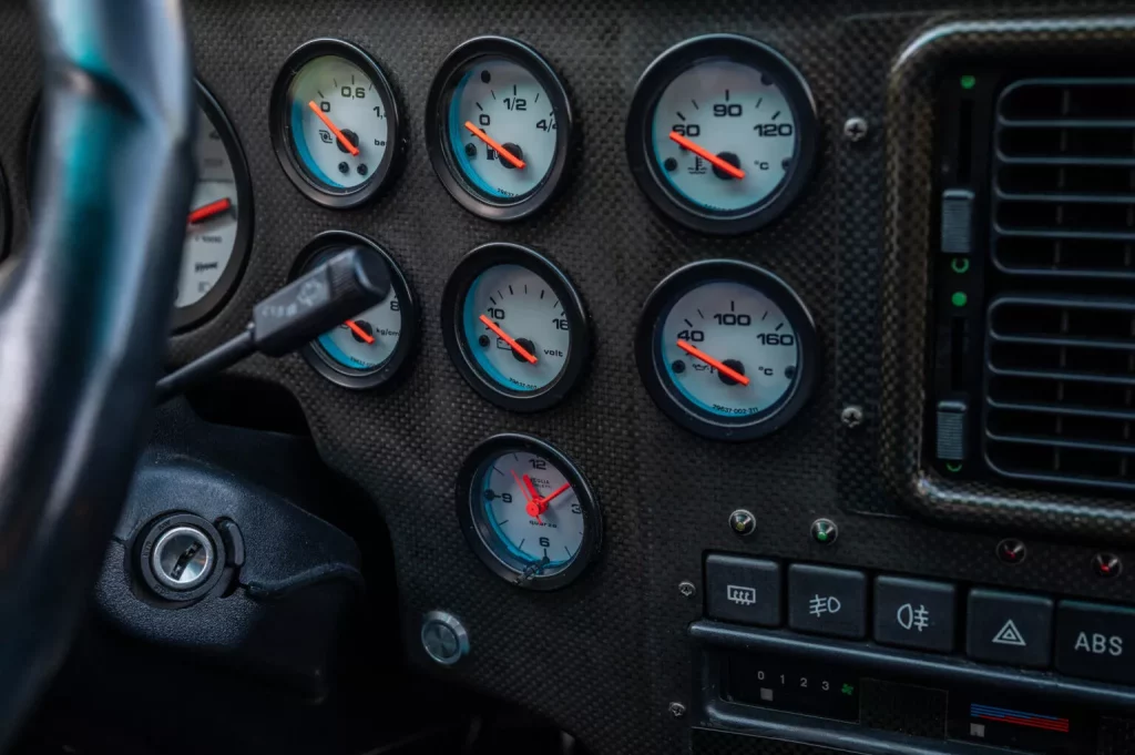 Lancia Hyena Zagato: El único que circula por Estados Unidos se vende 25 Motor16 1992 Lancia Hyena Zagato RM Sothebys 21 Motor16