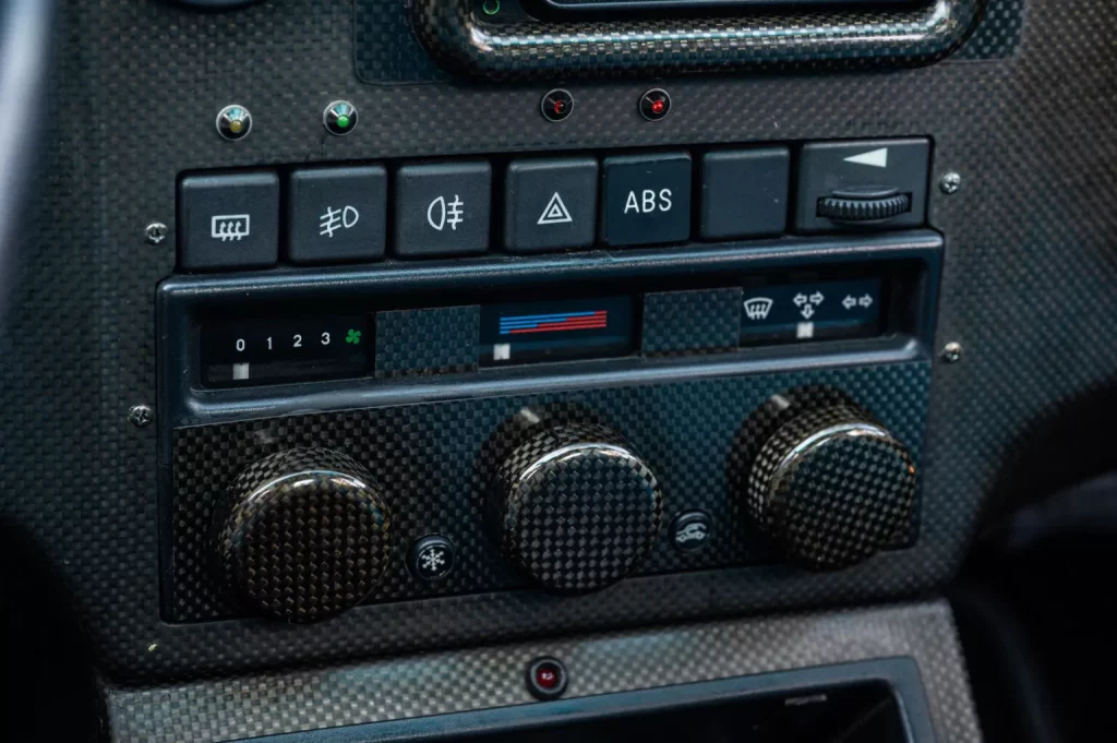 Lancia Hyena Zagato: El único que circula por Estados Unidos se vende 26 Motor16 1992 Lancia Hyena Zagato RM Sothebys 22 Motor16