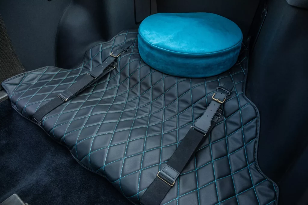 Lancia Hyena Zagato: El único que circula por Estados Unidos se vende 33 Motor16 1992 Lancia Hyena Zagato RM Sothebys 29 Motor16