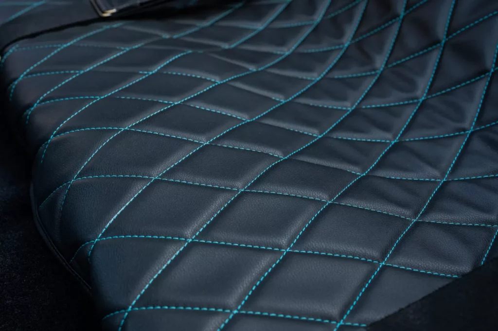 Lancia Hyena Zagato: El único que circula por Estados Unidos se vende 34 Motor16 1992 Lancia Hyena Zagato RM Sothebys 30 Motor16