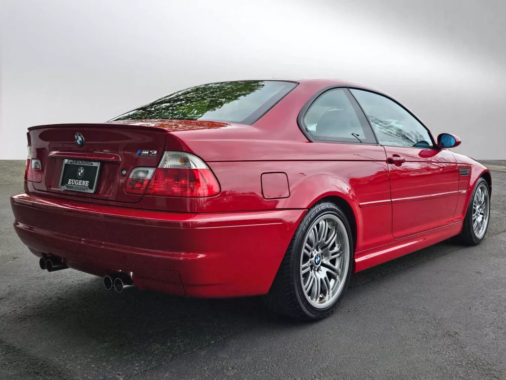 2002 BMW M3 E46 Imola Red. Imagen trasera.