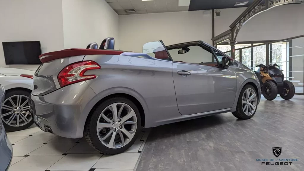 2012 Peugeot 208 CT Cabriolet 2 Motor16