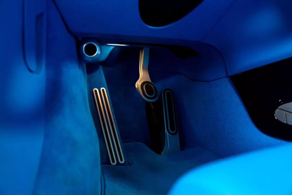 2014 Bugatti Veyron Grand Sport Vitesse Transformers Sothebys 16 Motor16