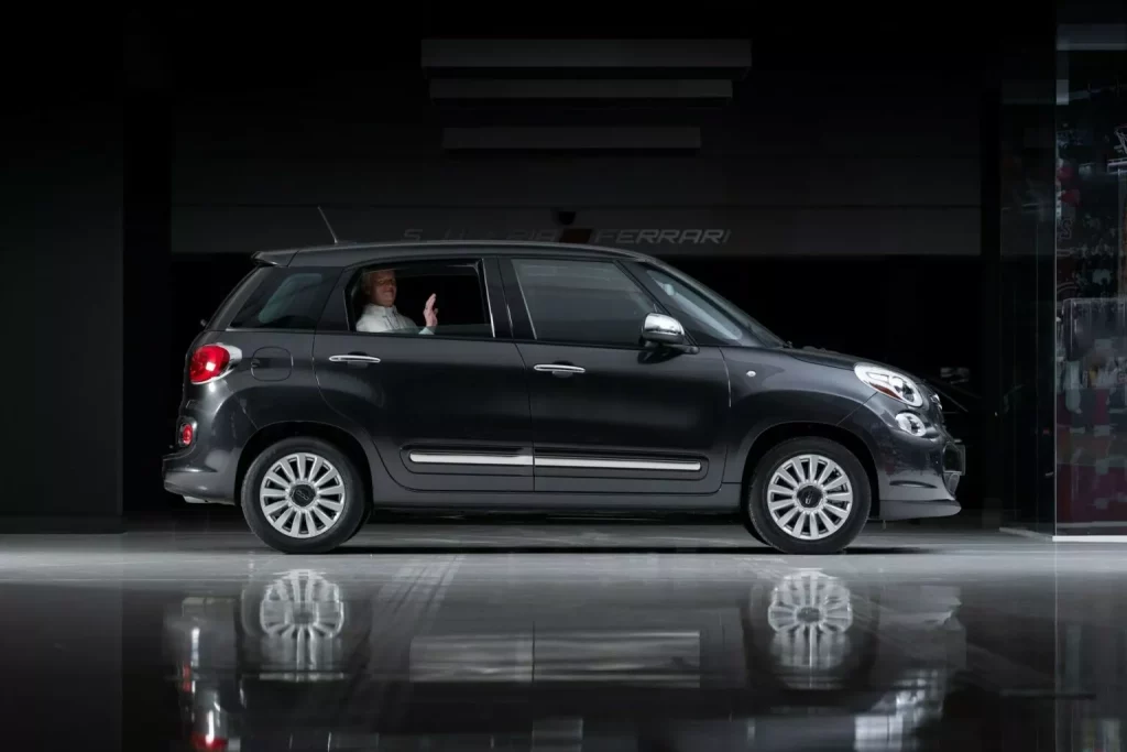 2015 Fiat 500L Papamovil 5 Motor16