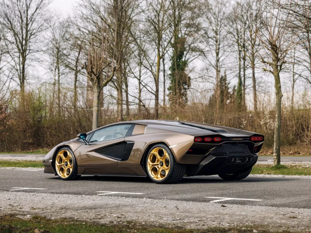 2022 Lamborghini Countach LPI 800-4 Luci Del Bosco. Sotheby's. Imagen estática.