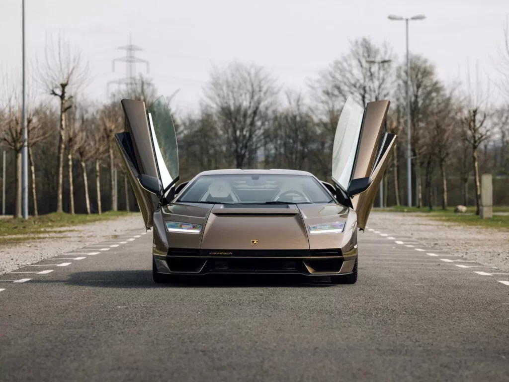 2022 Lamborghini Countach LPI 800 4 Luci De Bosco RM Sothebys 8 Motor16