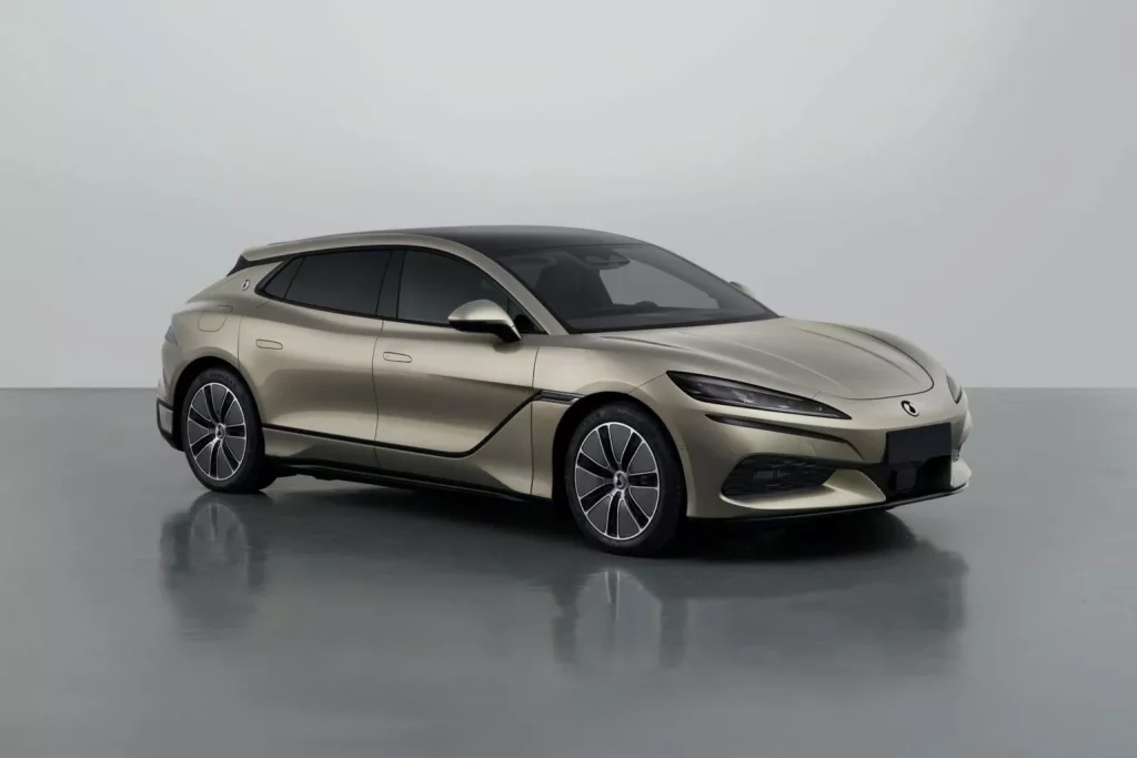 Denza Z9 GT: El shooting brake eléctrico que te dejará impresionado 4 Motor16 2024 Denza Z9 GT Teaser 1 Motor16