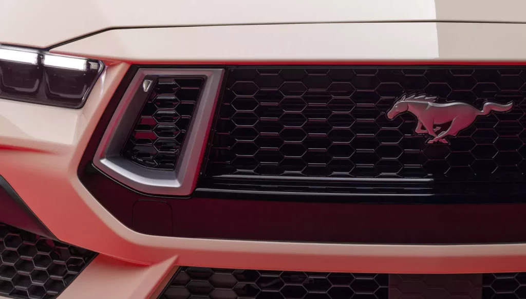 Aire retro para el Ford Mustang de los 60 años 21 Motor16 2024 Ford Mustang 60th Anniversary 13 Motor16