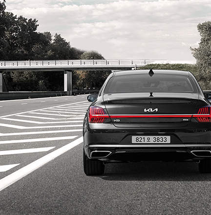 Kia K9: El buque insignia de la casa coreana se pone en forma 3 Motor16 2024 Kia K9. Corea del Sur. Imagen trasera.