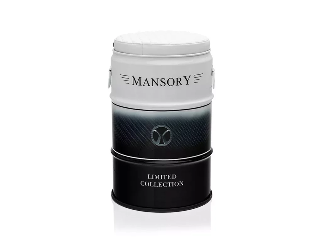 Mansory pierde el norte con su última criatura: Tiene dos ruedas, es eléctrica y da 5,4 CV 3 Motor16 2024 Mansory Vespa Elettrica Mónaco Edition. Imagen asiento.